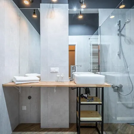 Rentplanet - Kosciuszki Apartment *